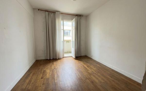 Immeuble à vendre    12 pièces • 224,18 m2 Poitiers