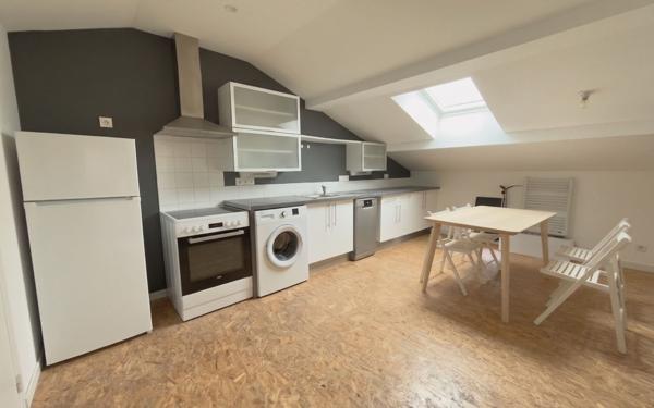 Immeuble à vendre    12 pièces • 224,18 m2 Poitiers