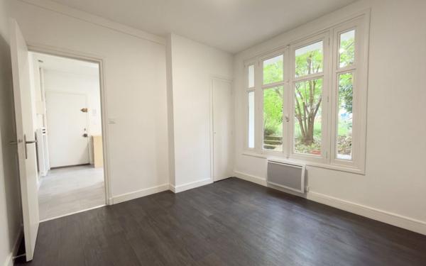 Immeuble à vendre    12 pièces • 224,18 m2 Poitiers