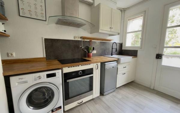 Immeuble à vendre    12 pièces • 224,18 m2 Poitiers
