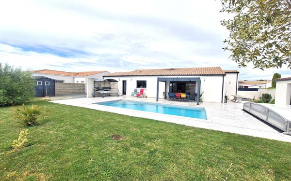 Maison à vendre    4 pièces •  Médis