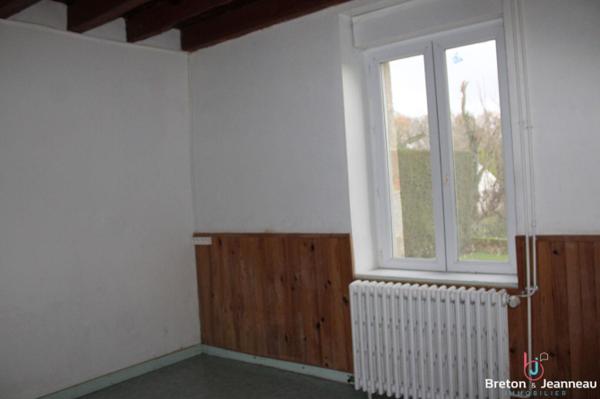 Corps de ferme sur 2 ha 52 à Ernée