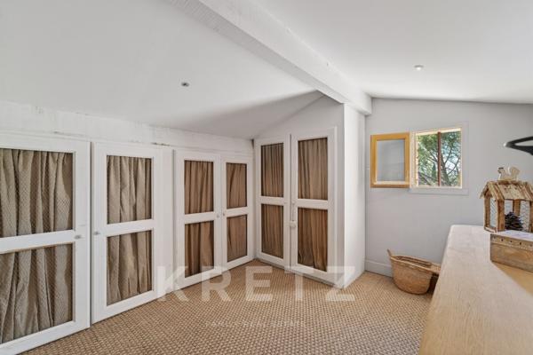 Élégante maison en pierre avec vue