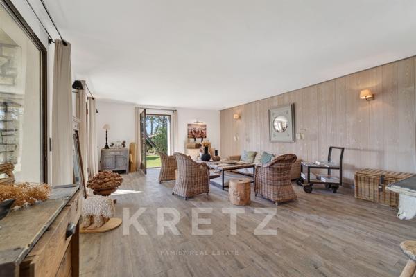 Élégante maison en pierre avec vue