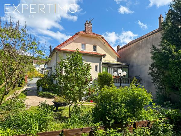 Soisy-sous-Montmorency (95230) Andilly. Charmante maison de 6 pièces de 135 m², située dans un écrin de verdure, en parfait état.