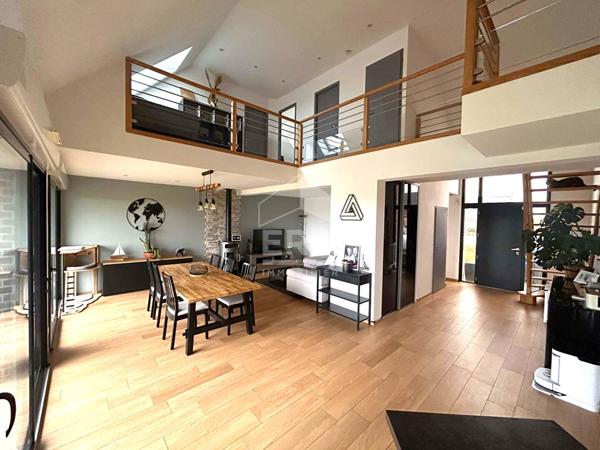 Magnifique pavillon individuel semi plain pied