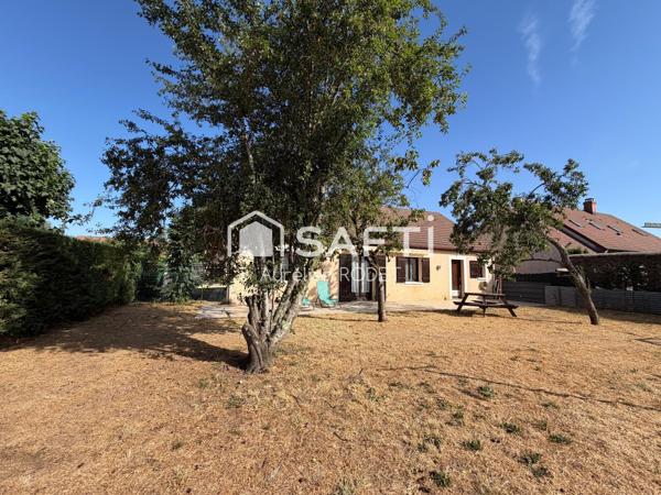Maison de plain-pied avec garage, 3 chambres.