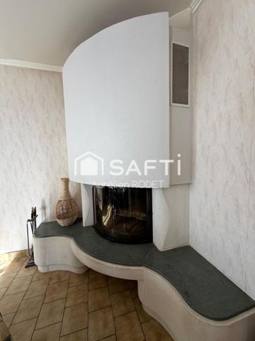 Maison de plain-pied avec garage, 3 chambres.