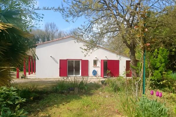 🏡 Maison en pierre 140 m² + jardin – 289 000 €