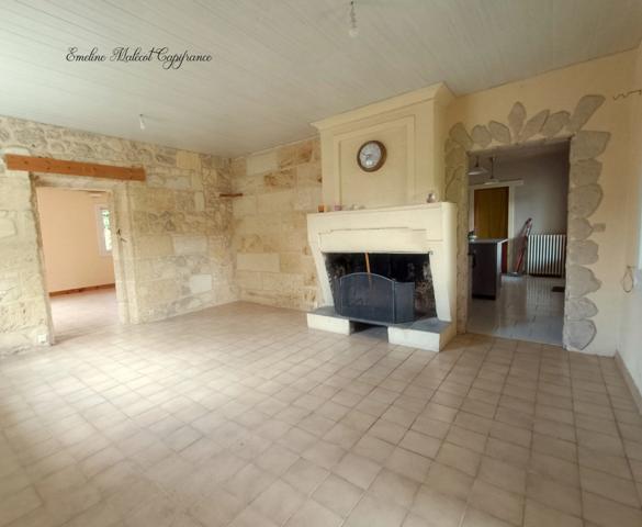 🏡 Maison en pierre 140 m² + jardin – 289 000 €