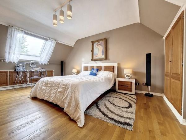 Maison Le Blanc-Mesnil 180 m²