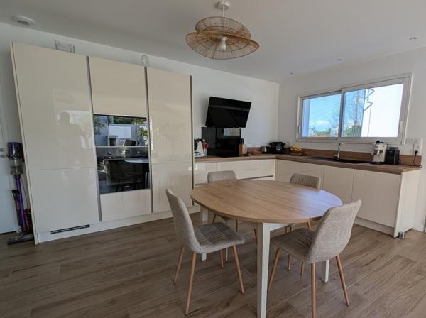 Maison  5 pièce(s)  4 chambre(s)  127 m²