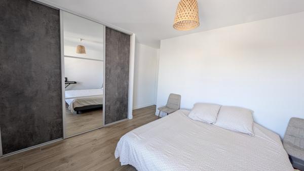 Maison  5 pièce(s)  4 chambre(s)  127 m²