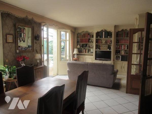 A Troyes quartier résidentielle belle maison cossue  d'une surface habitable de 116m² complétée...