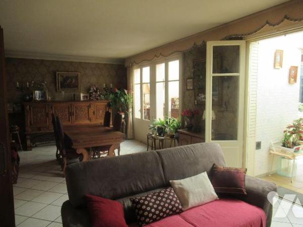 A Troyes quartier résidentielle belle maison cossue  d'une surface habitable de 116m² complétée...