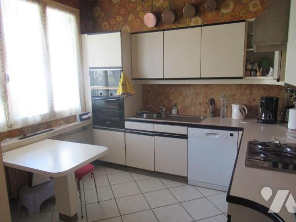 A Troyes quartier résidentielle belle maison cossue  d'une surface habitable de 116m² complétée...