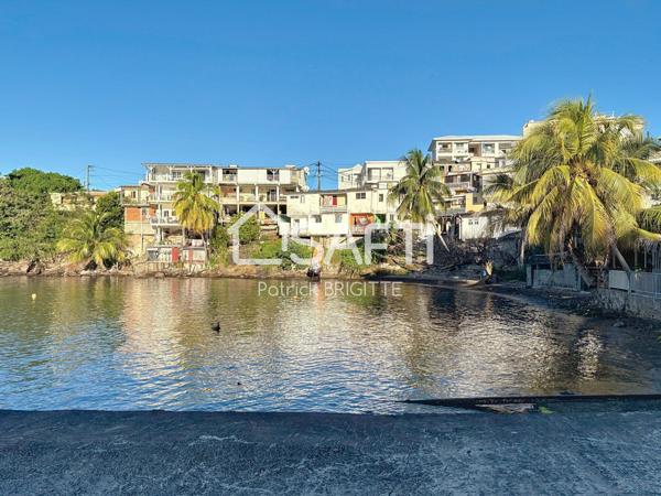 Maison de ville, quartier populaire proche mer