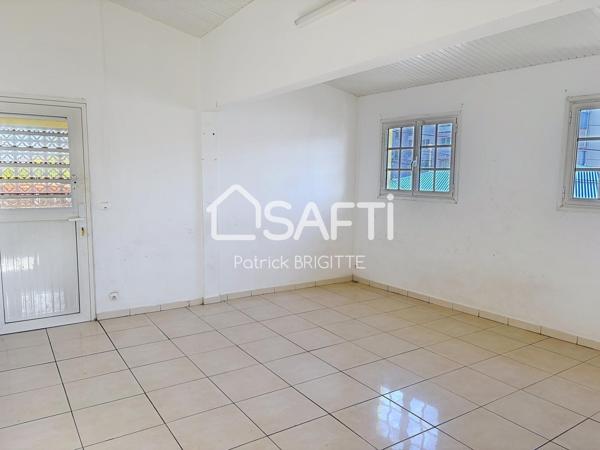 Maison de ville, quartier populaire proche mer