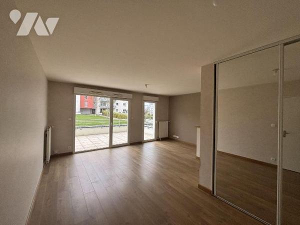 EXCLUSIVITÉ-QUARTIER BEAUREGARD- APPARTEMENT TYPE 3 -GRANDE TERRASSE ET GARAGE SECURISÉE-
Vene...
