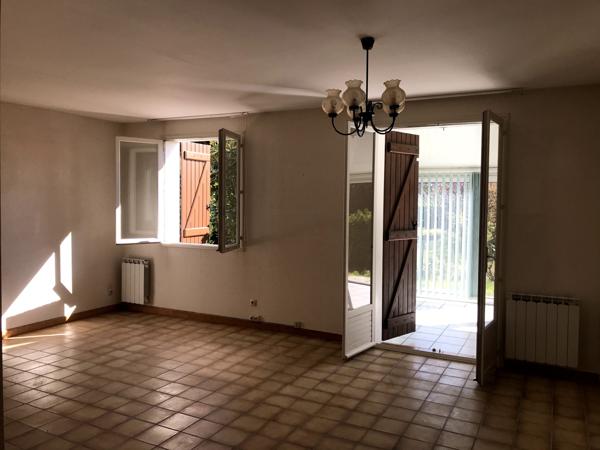 Charmante maison de plain-pied avec garage et jardin  Bram (11150)