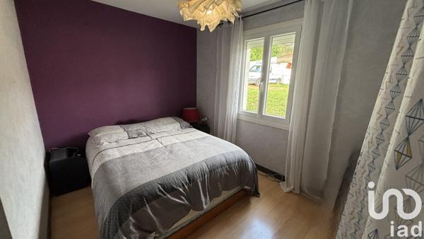 Maison traditionnelle 5 pièces de 130 m² à Saint-Julien-du-Serre (07200)