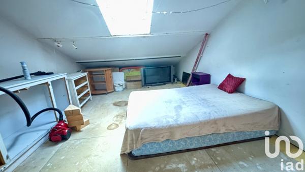 Maison traditionnelle 5 pièces de 130 m² à Saint-Julien-du-Serre (07200)