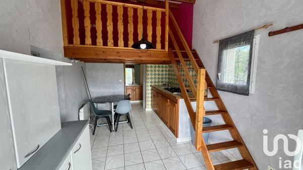 Maison traditionnelle 5 pièces de 130 m² à Saint-Julien-du-Serre (07200)