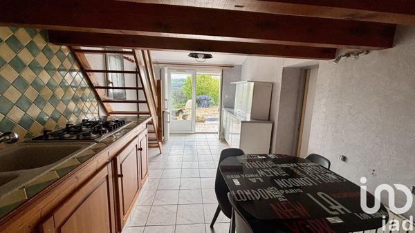 Maison traditionnelle 5 pièces de 130 m² à Saint-Julien-du-Serre (07200)