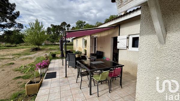 Maison traditionnelle 5 pièces de 130 m² à Saint-Julien-du-Serre (07200)