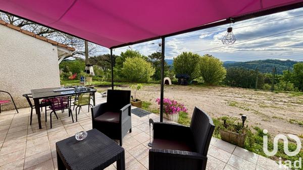 Maison traditionnelle 5 pièces de 130 m² à Saint-Julien-du-Serre (07200)