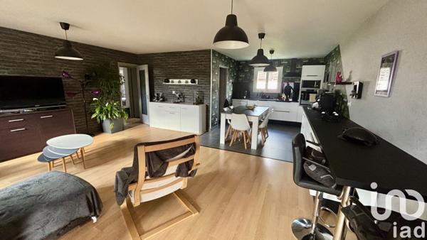 Maison traditionnelle 5 pièces de 130 m² à Saint-Julien-du-Serre (07200)