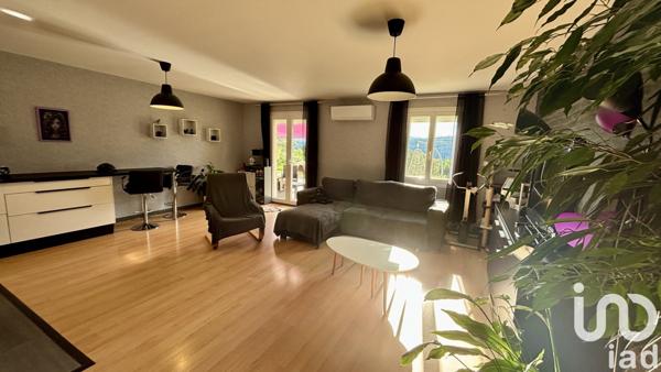 Maison traditionnelle 5 pièces de 130 m² à Saint-Julien-du-Serre (07200)