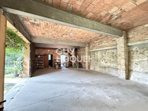 Maison Meulière de 112m2, 3 chambres avec sous sol et magnifique dépendance de 320m2