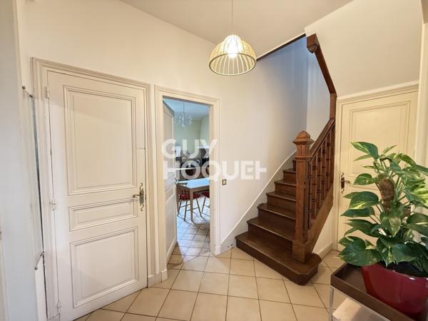 Maison Meulière de 112m2, 3 chambres avec sous sol et magnifique dépendance de 320m2