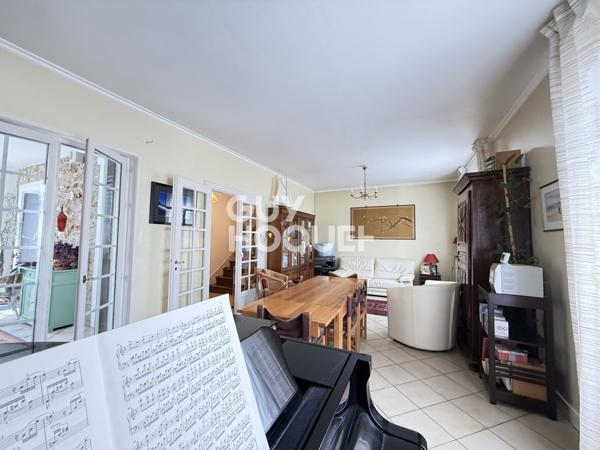 Maison Meulière de 112m2, 3 chambres avec sous sol et magnifique dépendance de 320m2