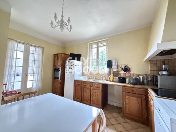 Maison Meulière de 112m2, 3 chambres avec sous sol et magnifique dépendance de 320m2