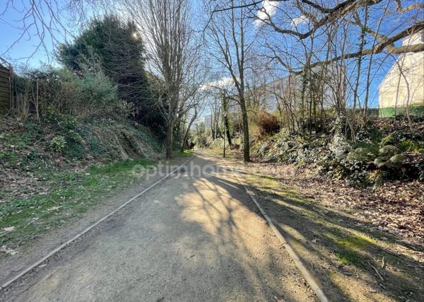 Belle vue mer: A deux du centre ville et des plages: Appartement 68 m2, 2 chambres-cave-place de parking.