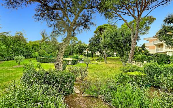 Appartement à vendre    2 pièces • 54,78 m2 Saint-Raphaël