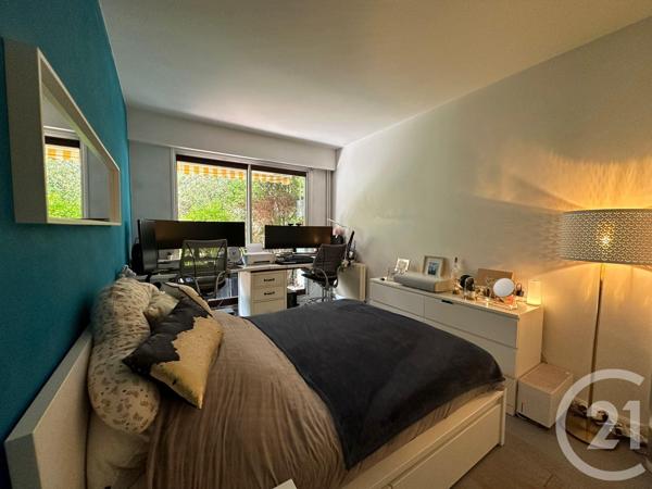 Appartement F2 à vendre  2 pièces - 65 m2 LE MESNIL LE ROI - 78