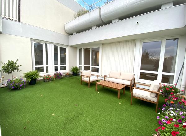 EVRY F3 90m2, TERRASSE DE 30m2, 3min de la gare RER D
