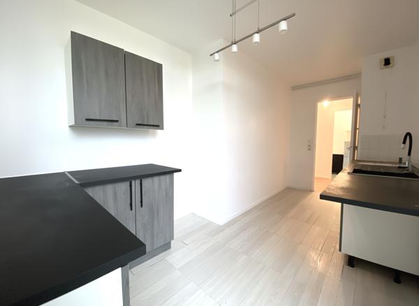 EVRY F3 90m2, TERRASSE DE 30m2, 3min de la gare RER D