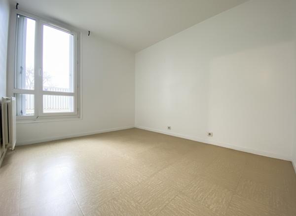 EVRY F3 90m2, TERRASSE DE 30m2, 3min de la gare RER D