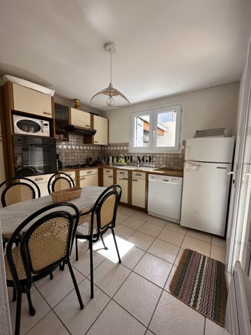 Saint-Palais-sur-Mer (17420) SAINT PALAIS - Hyper centre - Maison de ville T3 - patio et véranda