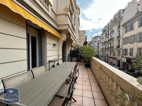 Appartement à louer 3 pièces 73.6m²