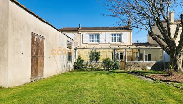 Vente Maison106 m² - 5 Pièces - LA ROCHE SUR YON (85000)