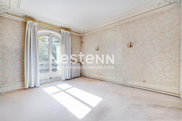 Exclusivité - Paris 17ème - Arc de Triomphe / Ternes - Appartement de 180 m2 - Deux services - Double cave - À rénover