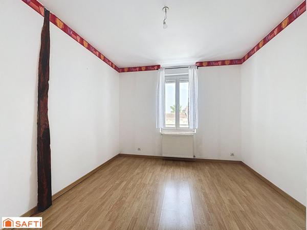 Centre ville,proche commerces,écoles,réseau de bus