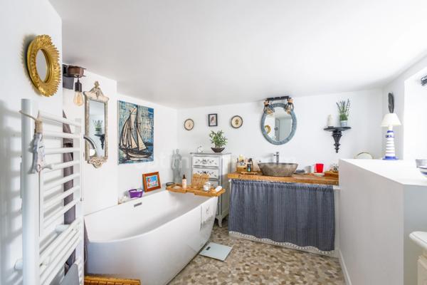 Honfleur quartier St Leonard - Apparterment de charme - 83.20 m2 au sol - 2 suites - 1er étage - Jardin de 100 m2 environ - Abri de jardin