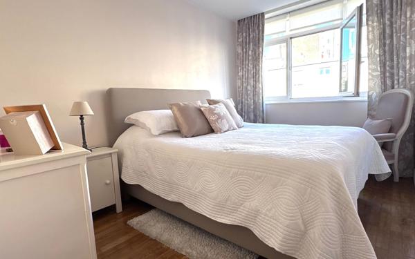 Appartement à vendre    5 pièces • 88 m2 Courbevoie