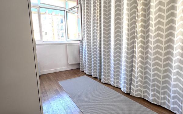 Appartement à vendre    5 pièces • 88 m2 Courbevoie